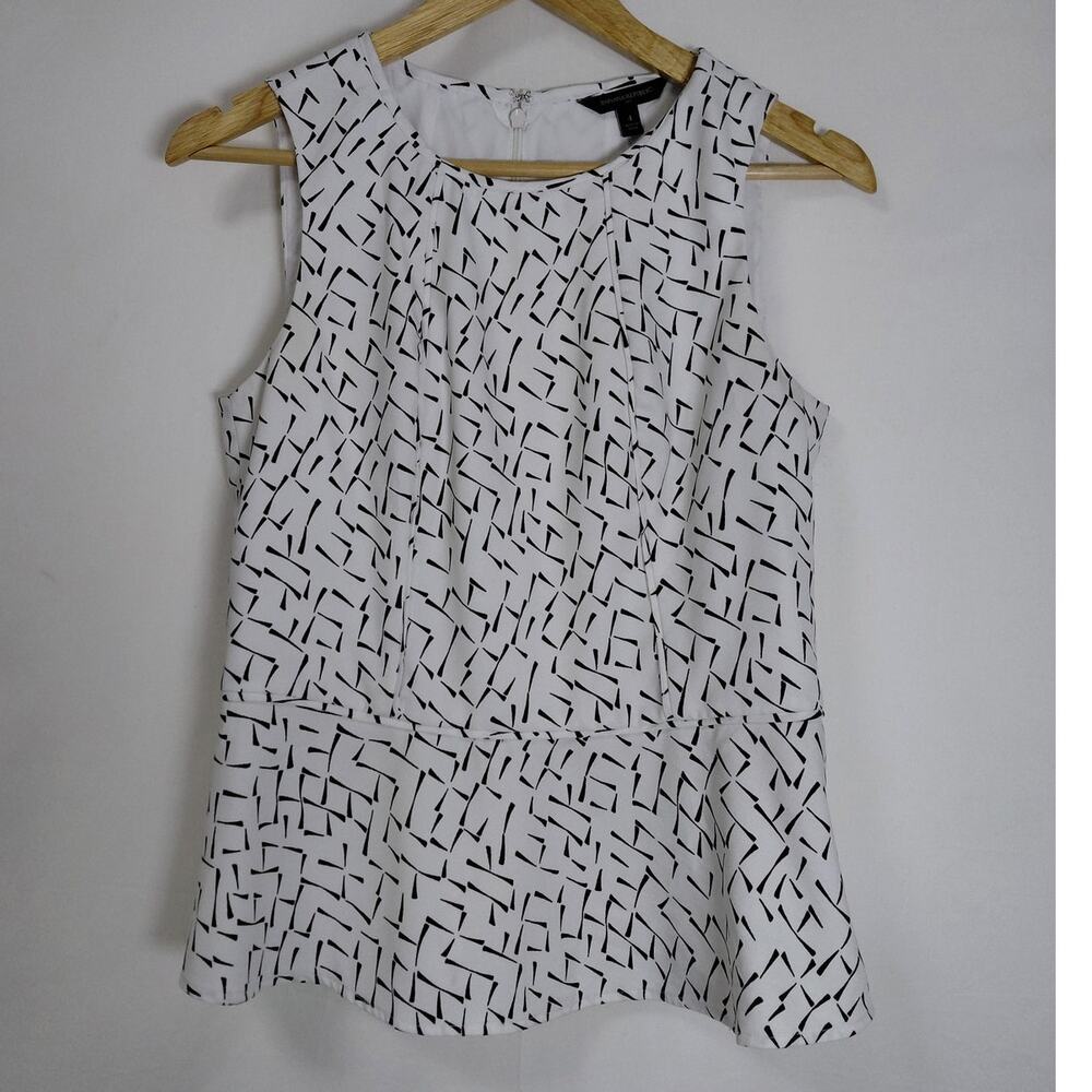 Banana Republic White Black Geometric Sleeveless Blouse Women Size 4 - Picture 2 of 8